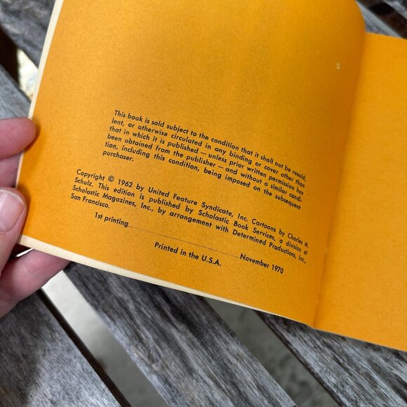 VINTAGE CHARLES SCHULZ MINI BOOK HAPPINESS IS A WARM PUPPY 🐶 FIRST EDITION 1970 - Picture 4 of 14